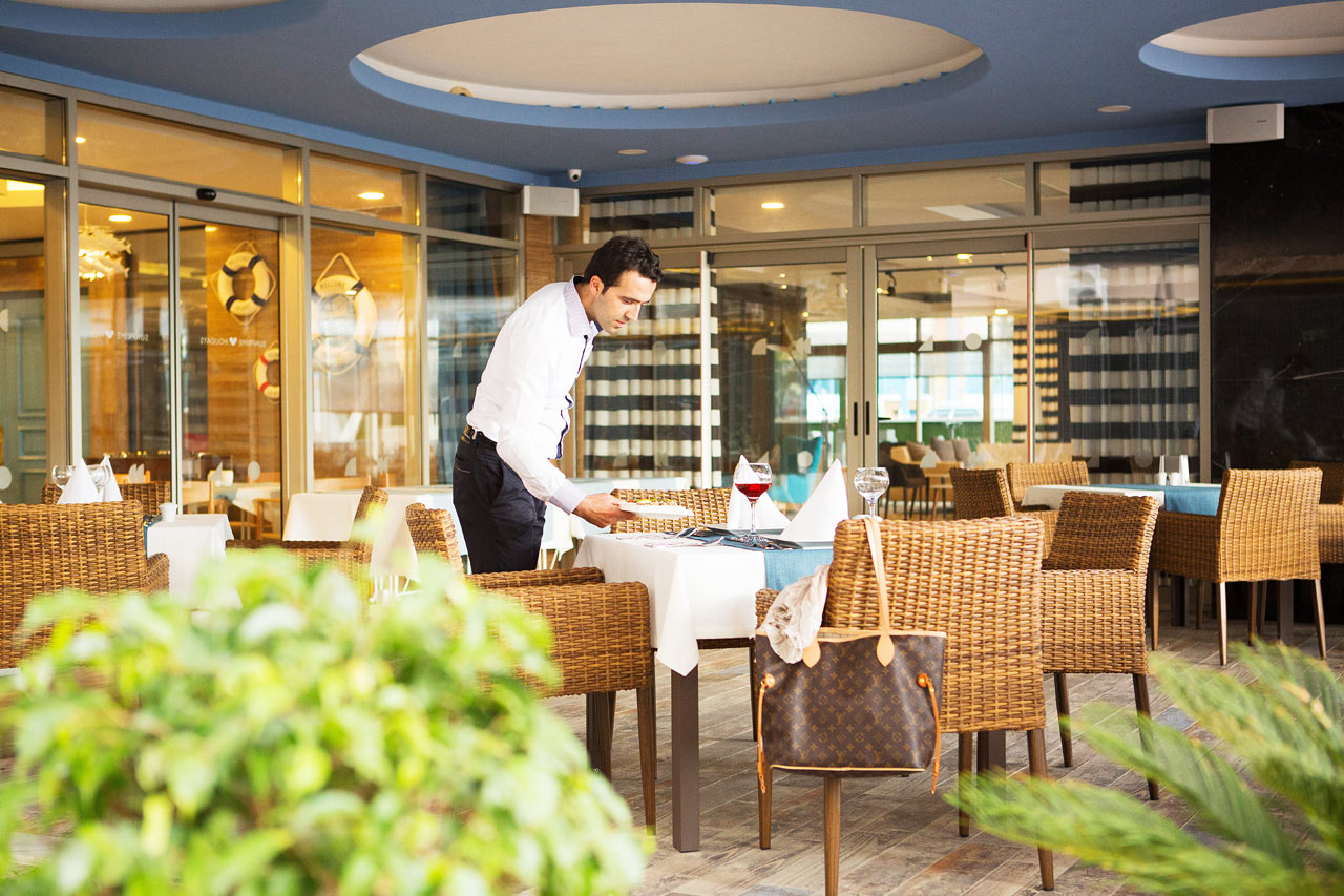 Sunprime Restaurant -ravintolan mukava ulkoterassi
