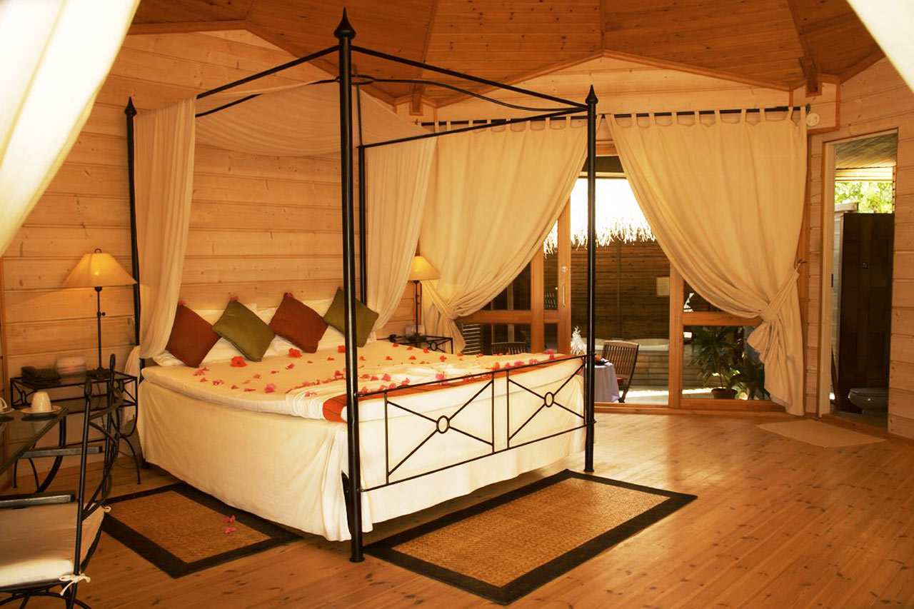 Jacuzzi Beach Villas