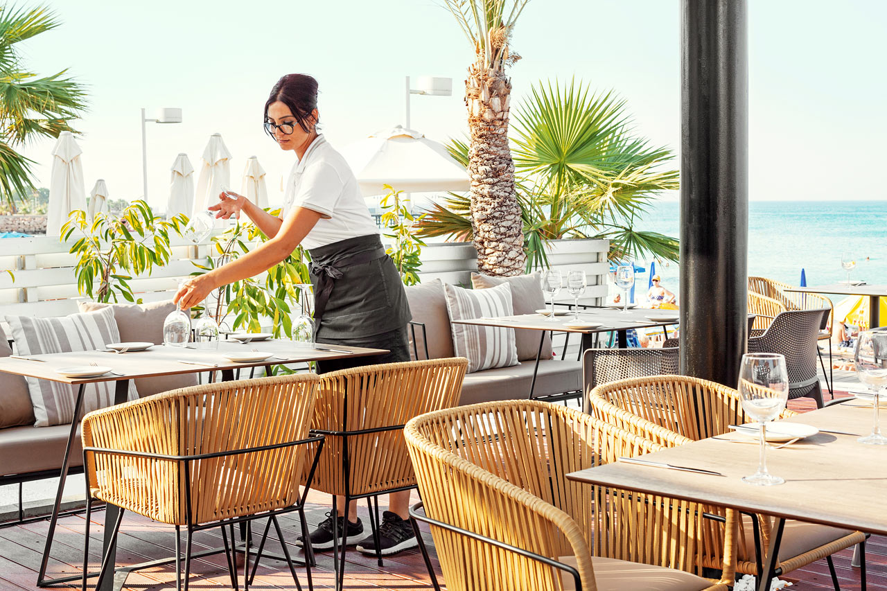 Hotellin viihtyisä ravintola