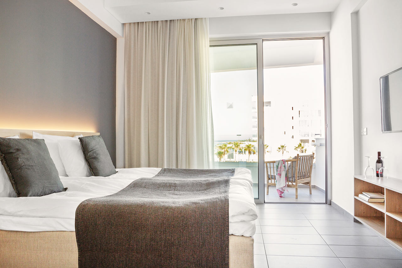 Classic Room - 1 huone, parveke meren puolella