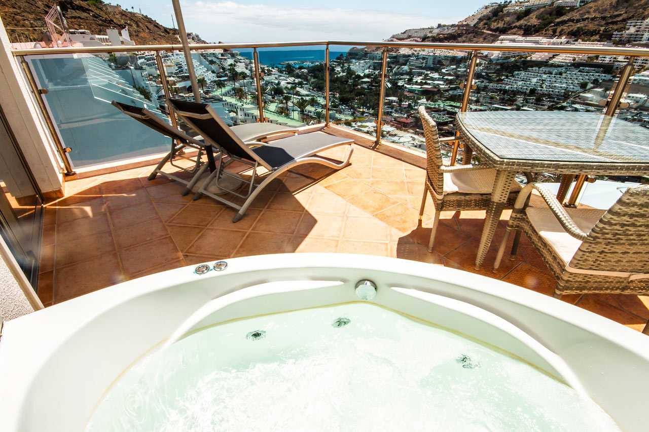 Juniorsviitti-yksiö, parveke ja jacuzzi, 8. kerros