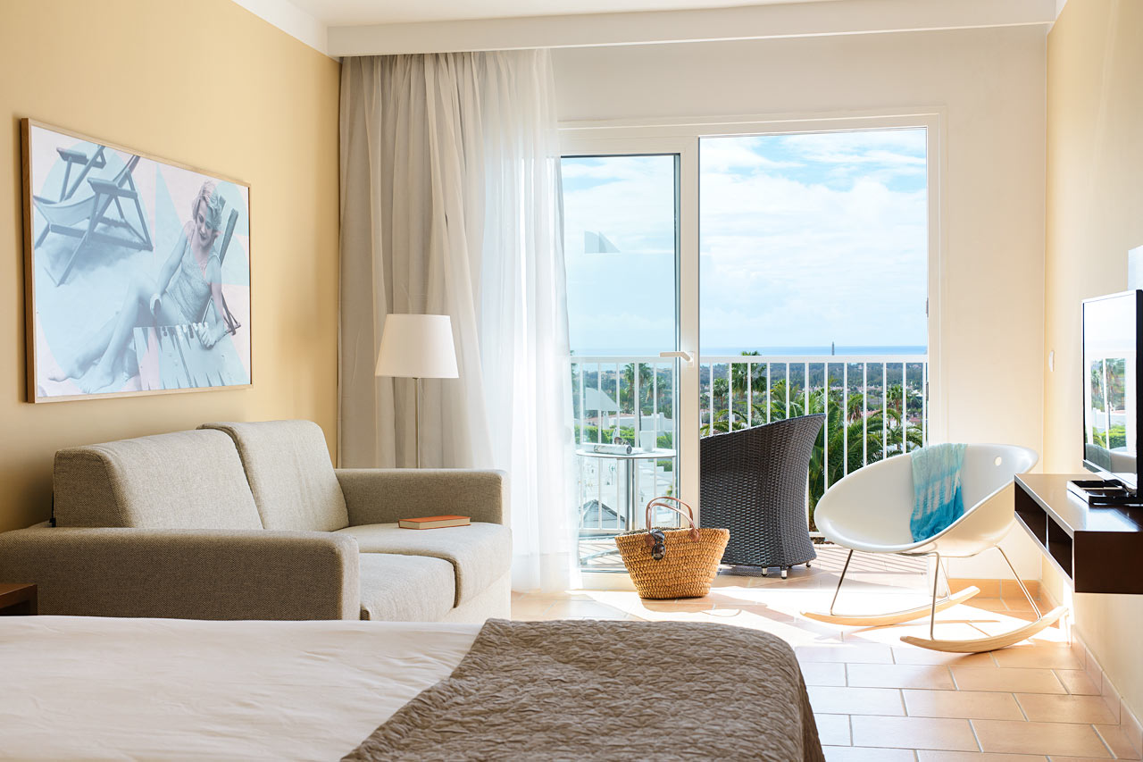 Yhden huoneen Classic Suite ja parveke Maspalomasiin päin