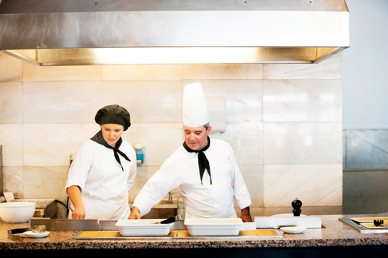 Sunprime Restaurant tarjoaa taidolla tehtyjä ruokia niin aamiaisella, lounaalla kuin illallisellakin.