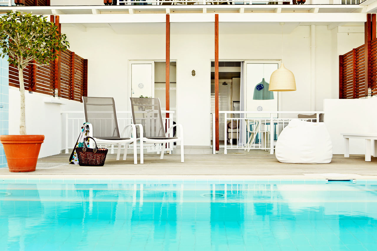 Royal Pool Suite -kaksio, terassilta swim out / suora yhteys altaaseen (Triton)