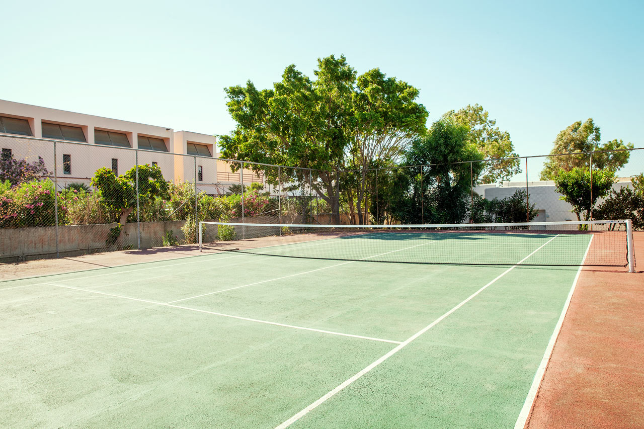 Täällä voit pelata tennistä
