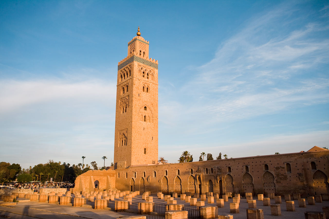 La Koutoubia -moskeija ja 77 metriä korkea minareetti