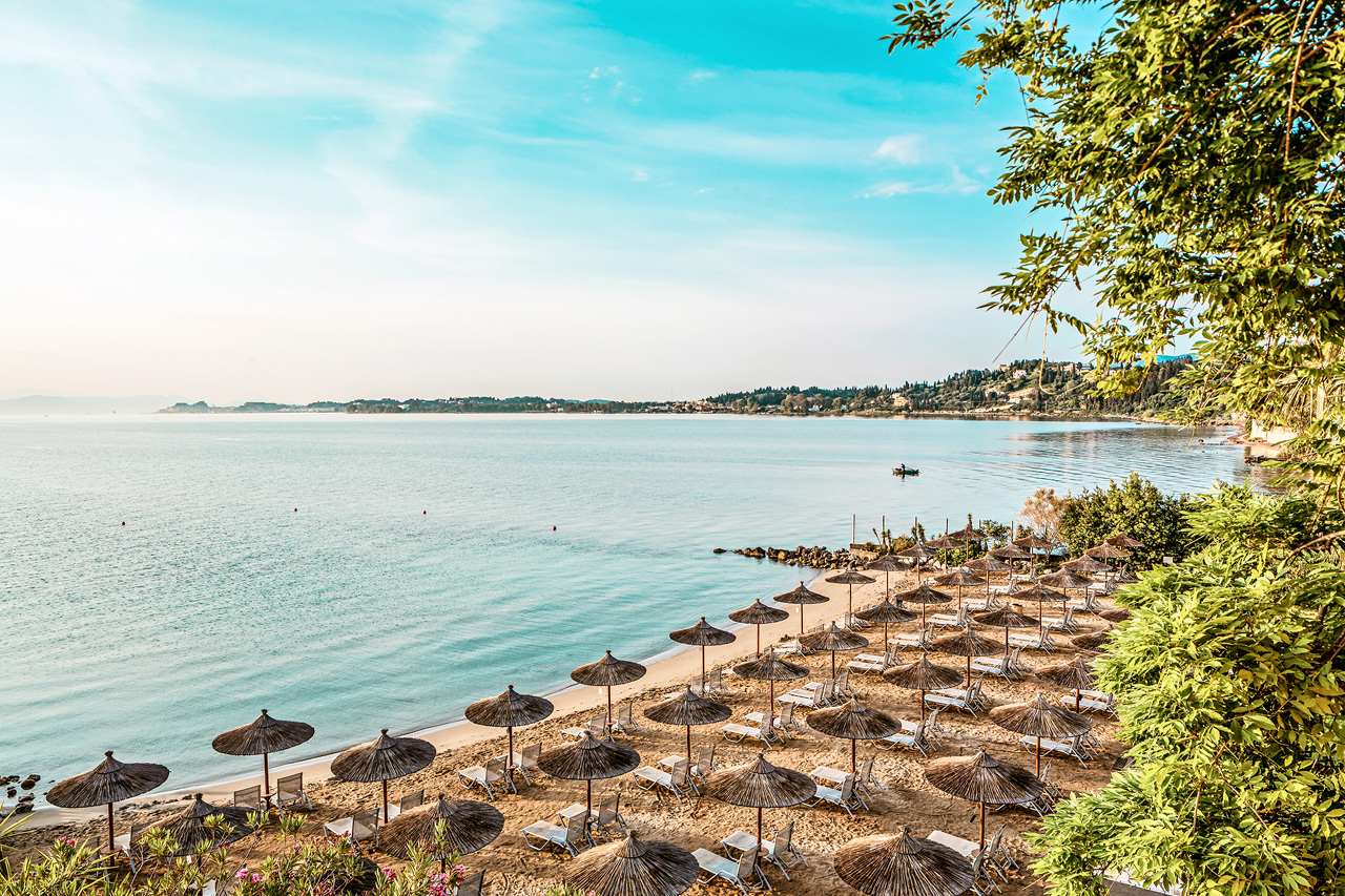 Kontokali Bay Resort & Spa -hotellin edessä oleva ranta