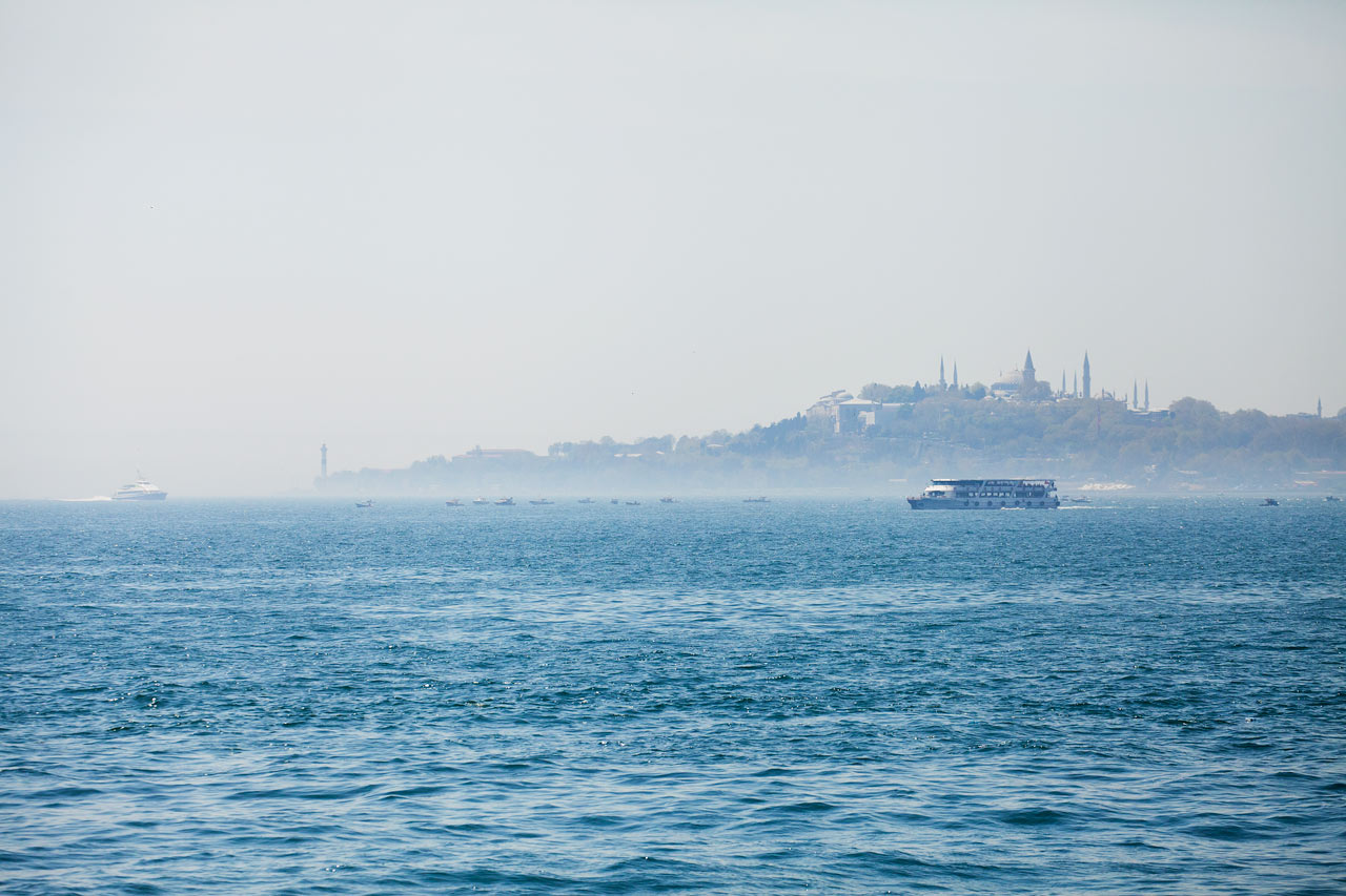 Näköala Sultanahmetin suuntaan Bosporinsalmeta