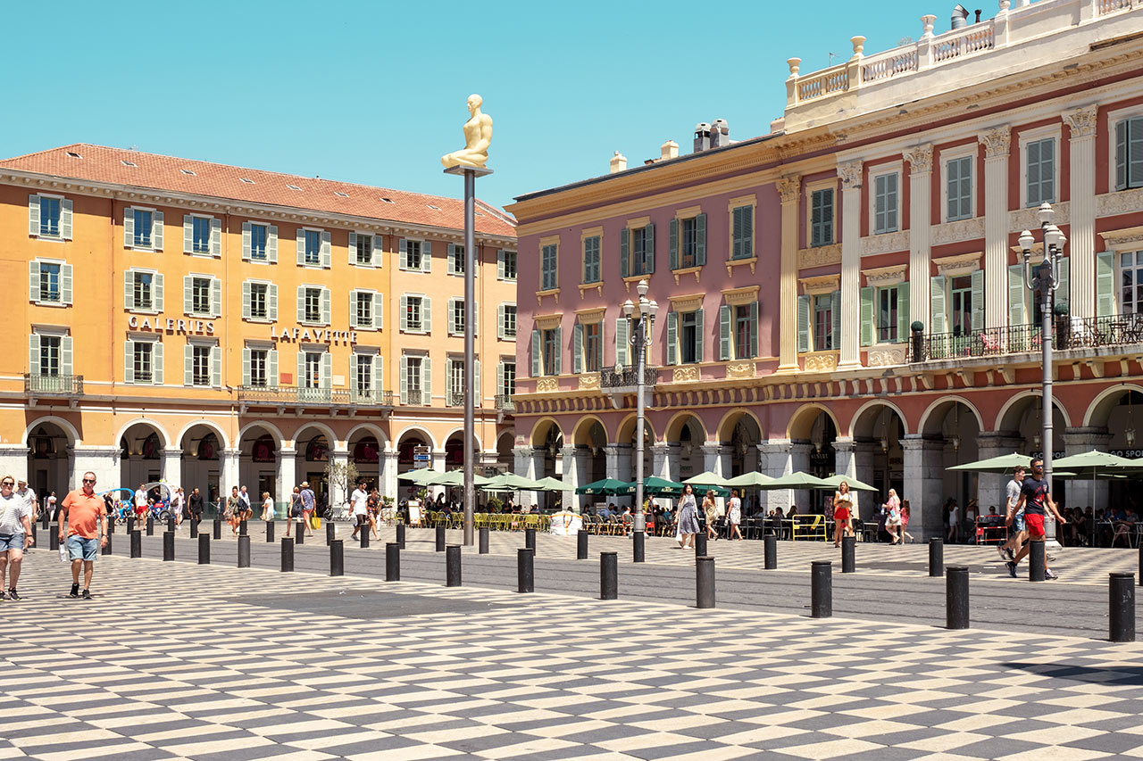 Plaza Massena