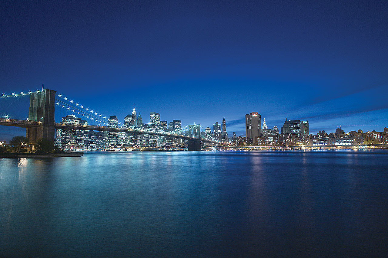 Brooklyn Bridge ja Manhattan Skyline