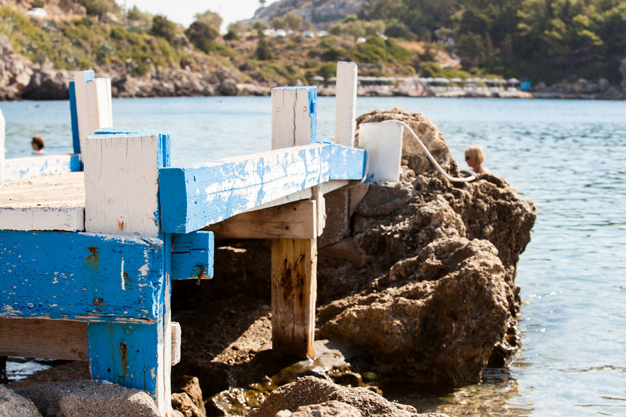 Ladiko Bay, Falirakin eteläpuolella