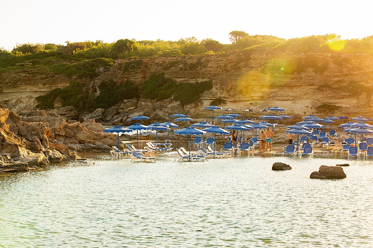 Tassos Beach, n. 4,5 km Kallitheasta