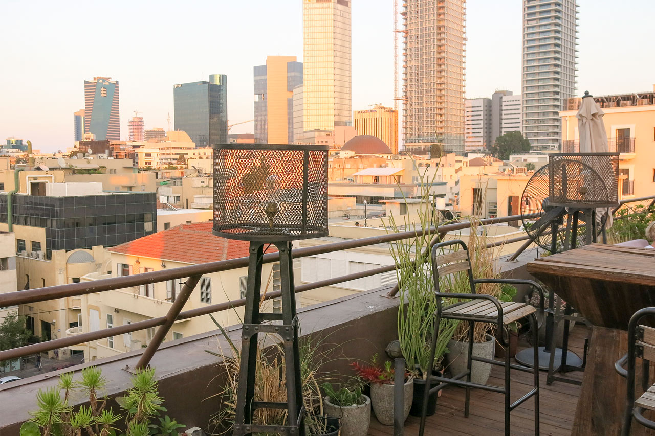 Brown TLV Urban Hotel -hotellin baari